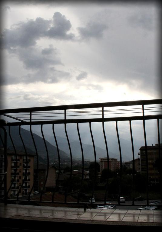 Arc En Ciel Apartment Aosta Luaran gambar